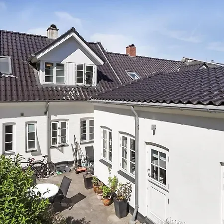 Professor Labri Apartment